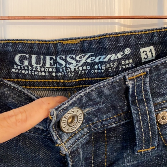 Guess Jean shorts - Picture 2 of 6